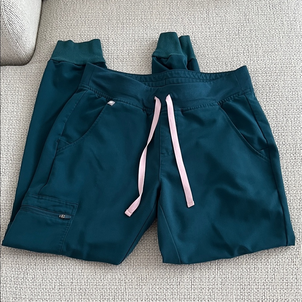 Caribbean Blue Figs Zamora Scrub Pants